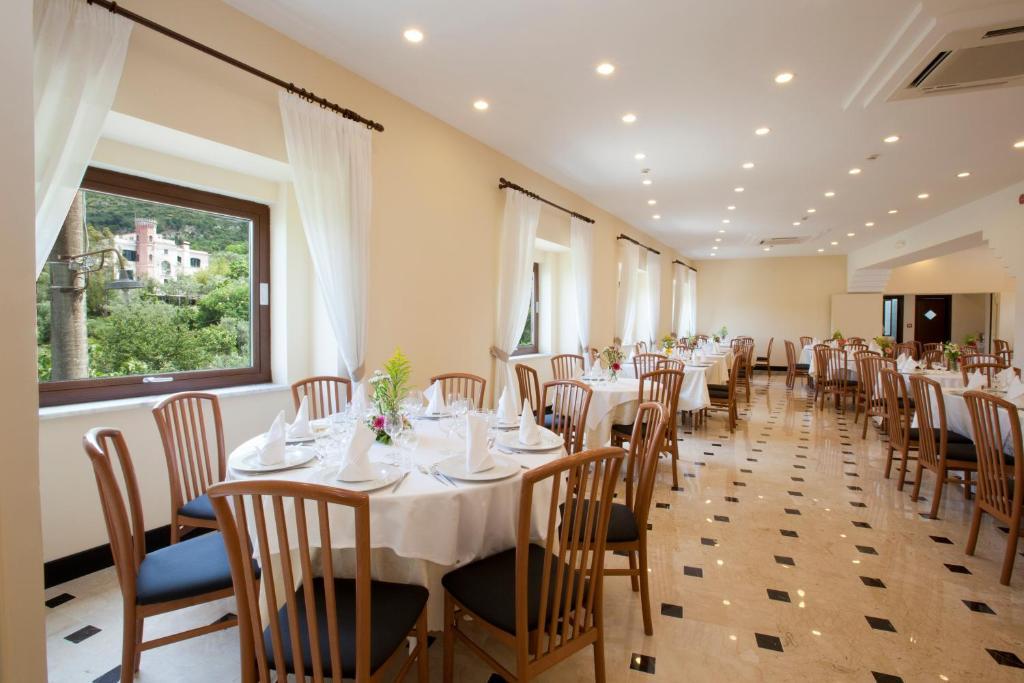Royal Hills Hotel 4*