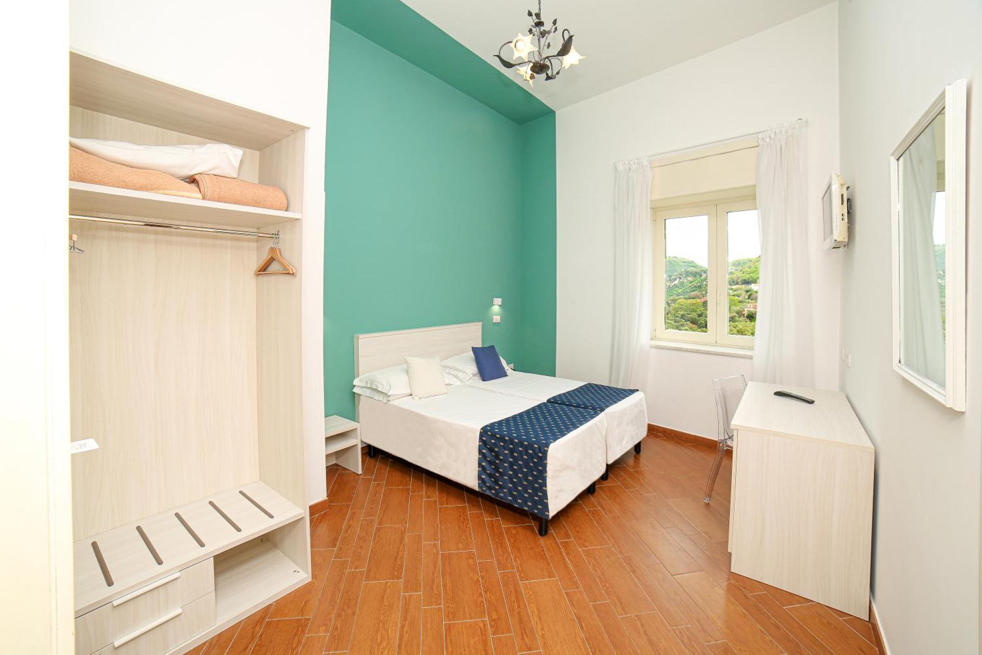 Hotel Royal Hills 4*